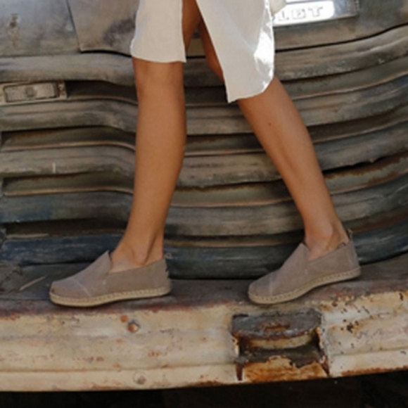 TOMS Desert Taupe Suede Alpargatas - Picture 16 of 16